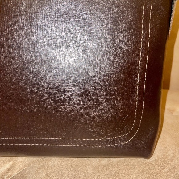 Louis Vuitton Shawnee Utah Leather Bag - Picture 3 of 9
